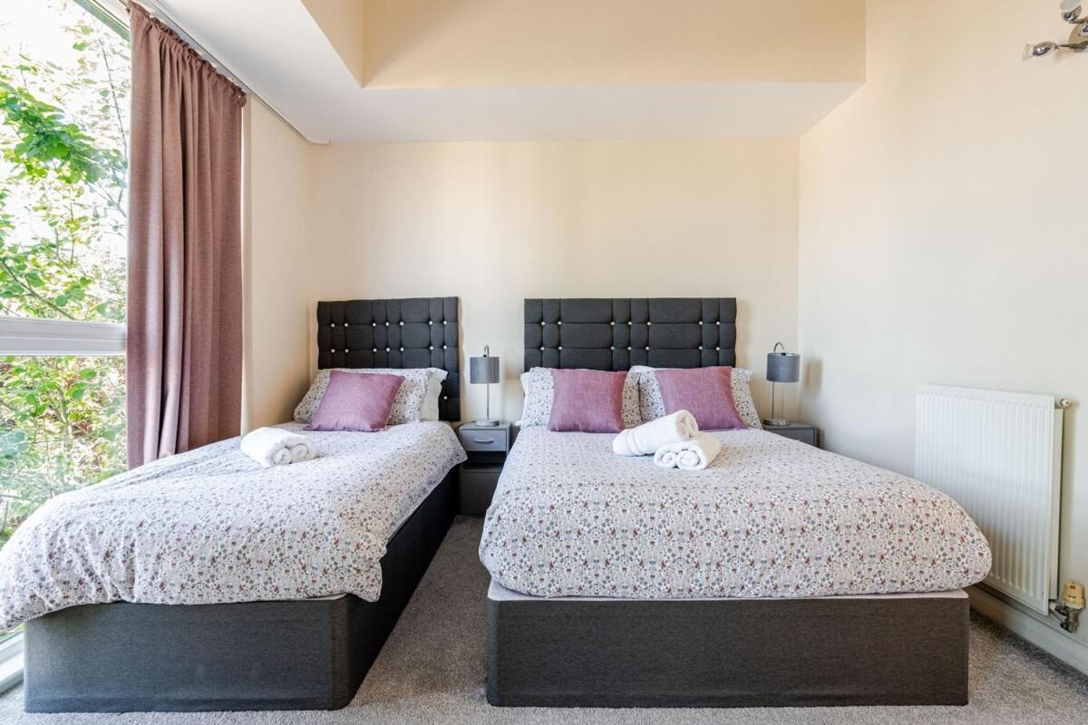 Comfortable 3-Storey House With Free Car Parking Manchester Eksteriør bilde