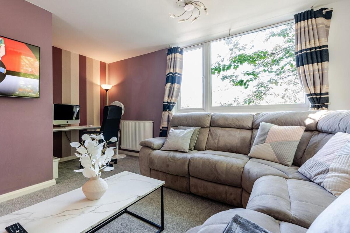 Comfortable 3-Storey House With Free Car Parking Manchester Eksteriør bilde